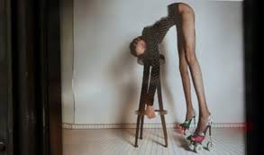 Exigen a la casa Yves Saint Laurent retirar su campaña primavera verano 2017, por ofensas a la mujer