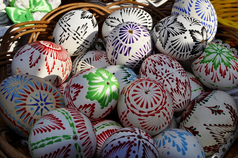 ¿Por qué se regalan huevos cada Domingo de Pascua?