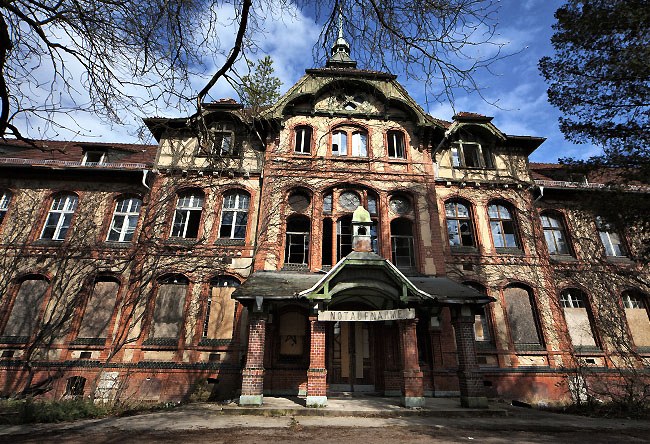El tenebroso y escalofriante hospital abandonado donde antendieron a Hitler