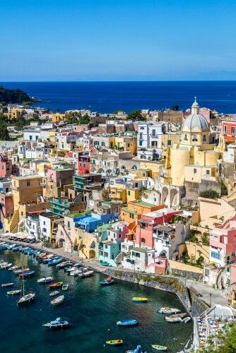 Procida, colorida y ultra chic isla italiana