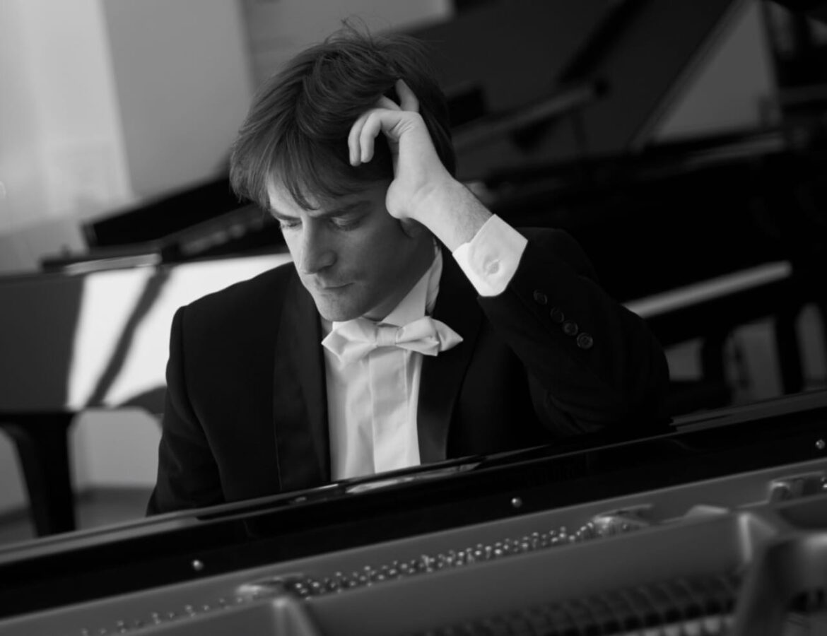 Entrevista al brillante pianista argentino Hugo Schuler