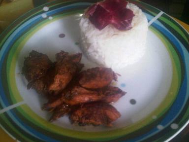 Pollo al Cacao con Ají y Uva de Playa