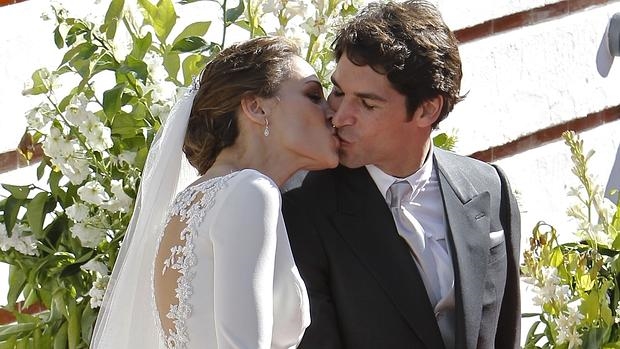 Blanca y radiante va la novia… Eva González, la novia más feliz del mundo