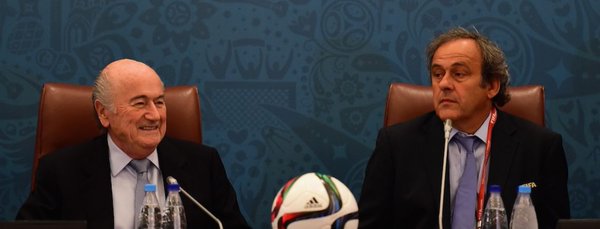 Tarjeta roja a Blatter y Platini, suspendidos por 8 años