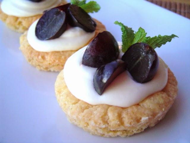 Mousse de uvas negras y requesón