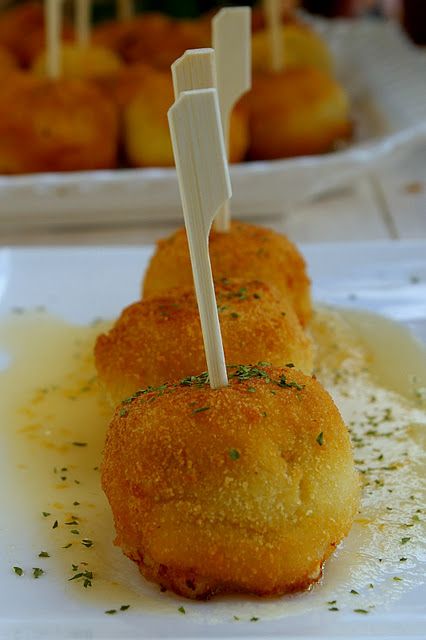 Bocaditos de Queso Cabrales y Membrillo