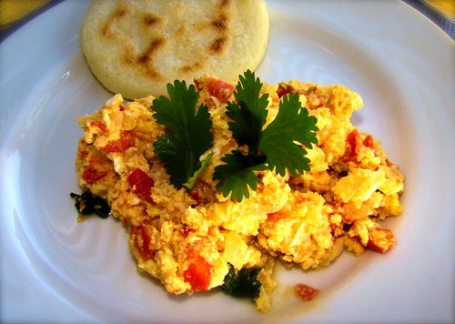 Un desayuno muy venezolano, Huevos Perico