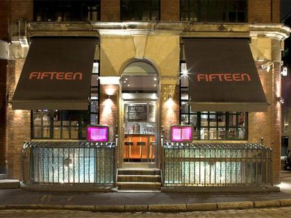 El restaurant Fifteen en Londres,  no debes dejar de visitarlo, originalísimo