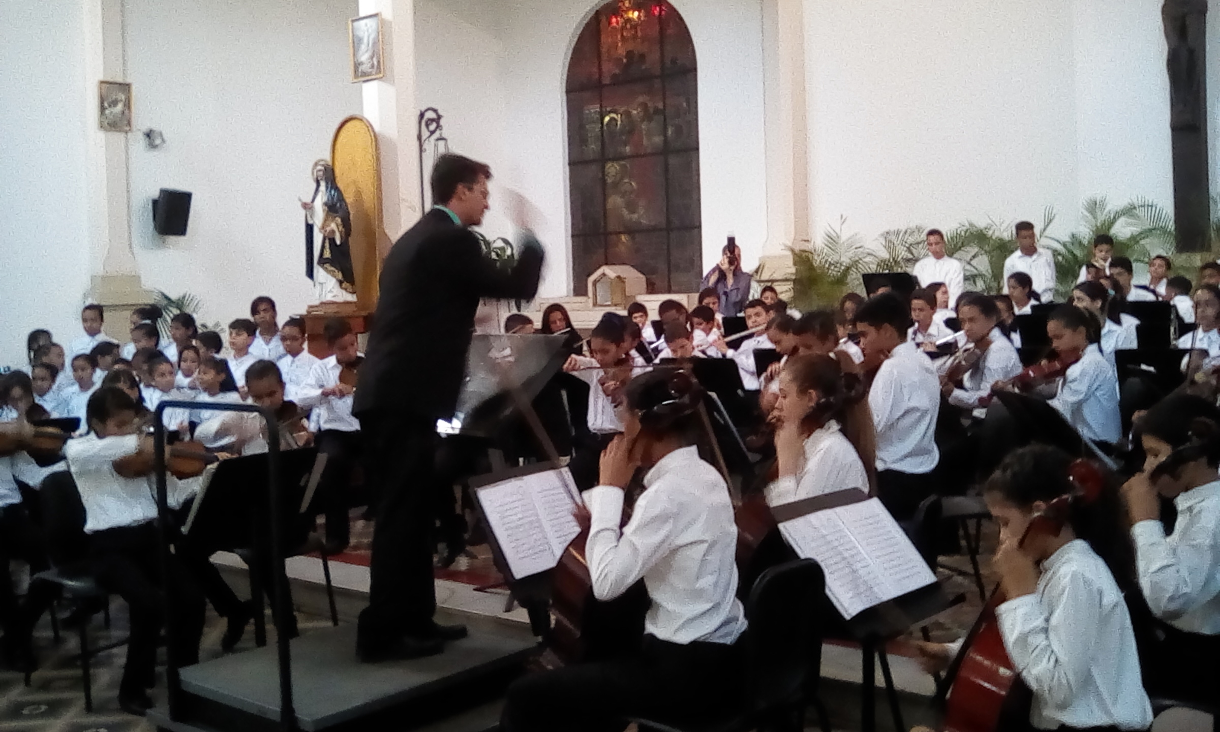 En la UCSAR se celebró concierto de la Orquesta Sinfónica y Coro Infantil “Fundamusical Simón Bolívar”