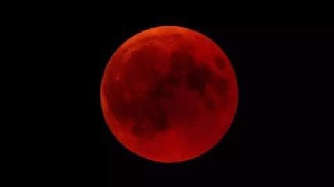 Luna Roja: ¿por qué se produce?