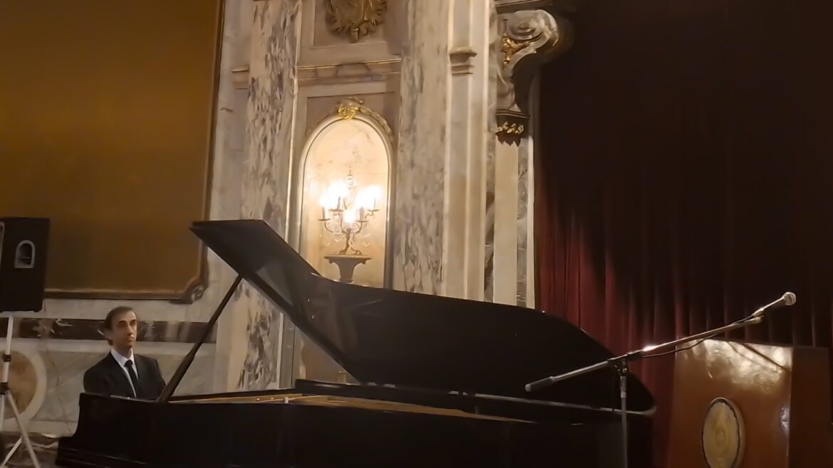 ¡Una noche regia! José Luis Juri al piano en el Palacio Paz