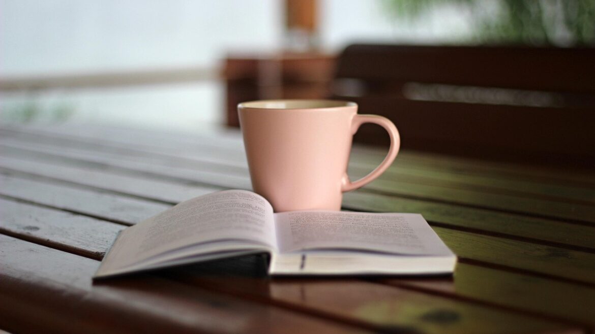 10 Escritores latinoamericanos infaltables en tu biblioteca personal