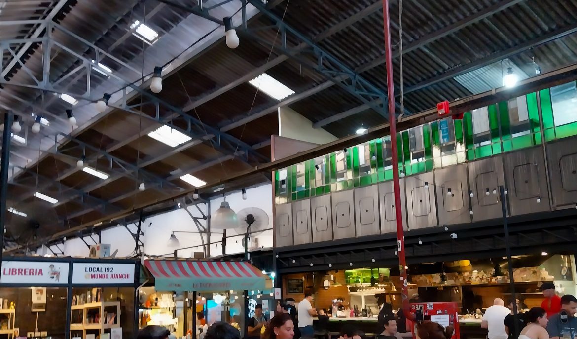 El tan porteño Mercado de San Telmo