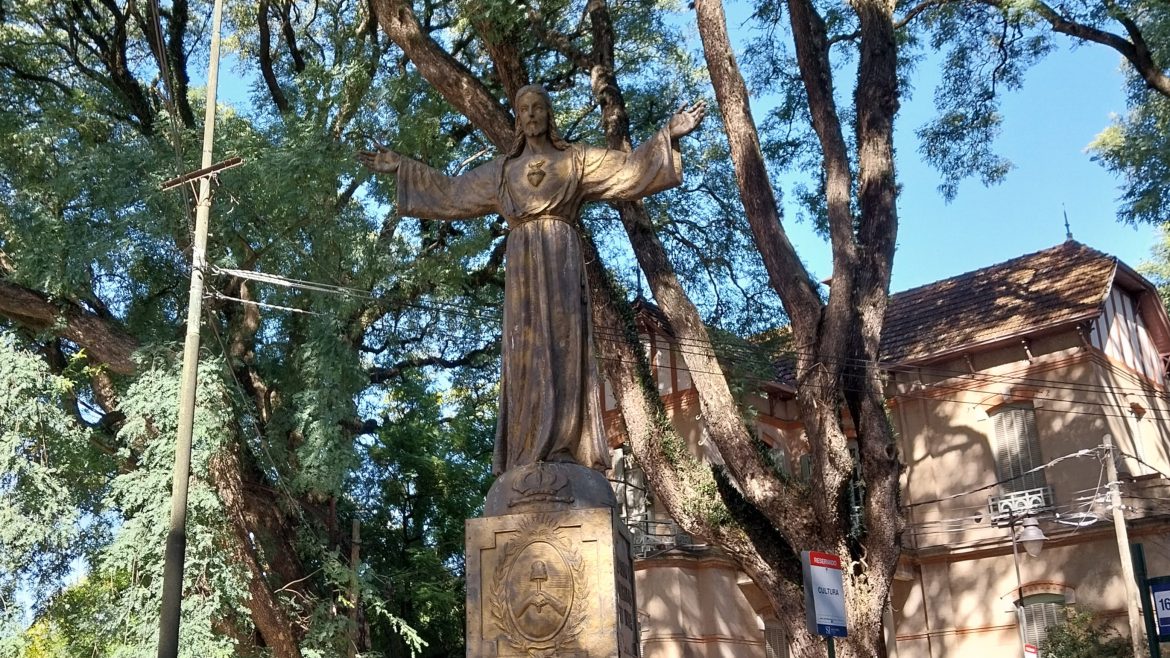 El bello Jesús del Sagrado Corazón en San Isidro