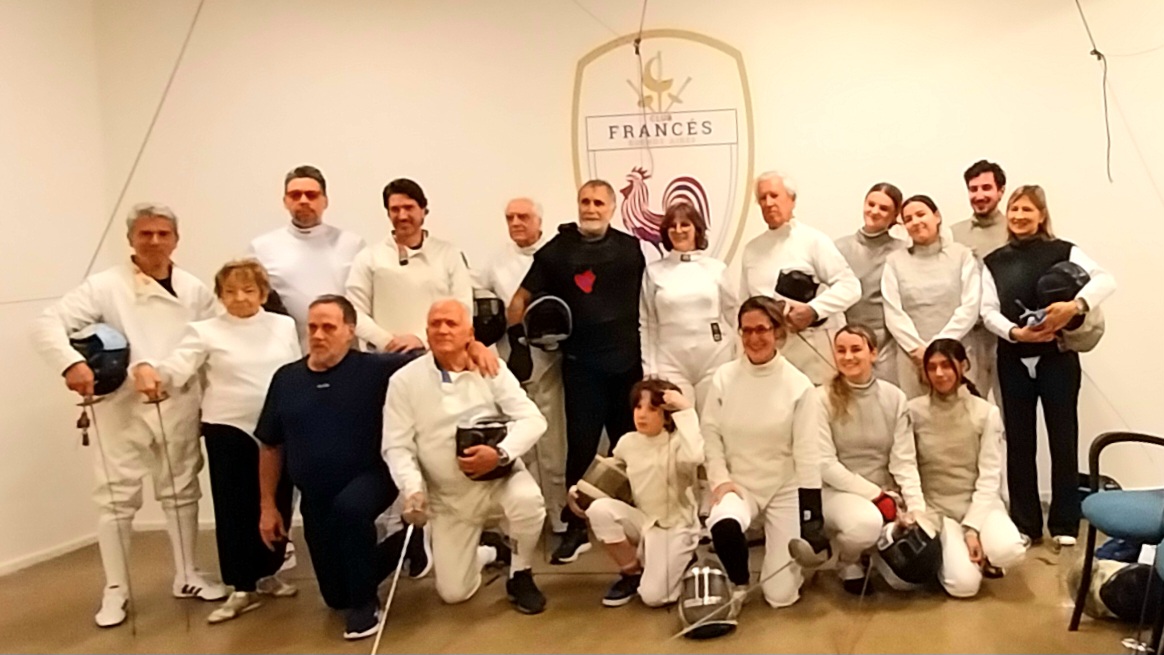 160 años del Club Francés, con un cierre de lujo entre vino,  sables y floretes