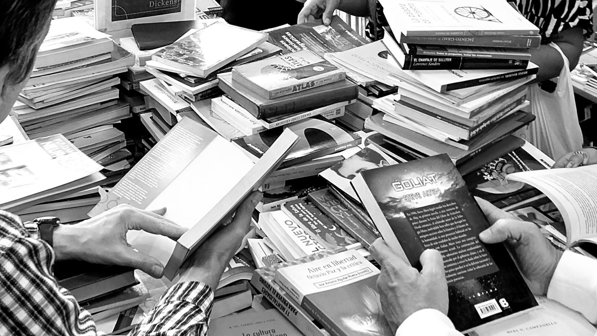 Uno de los secretos mejor guardados de Av. Corrientes: ¿Qué es el «Librofest» de Dickens?